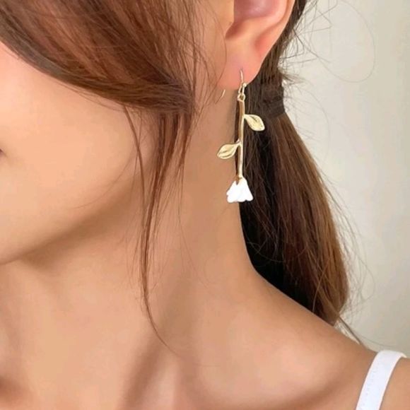 Gold Color Metal White Rose Statement Earrings Flower Earrings - Picture 4 of 5